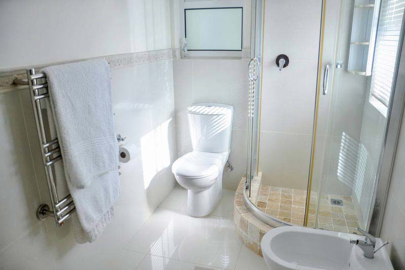 En-suite bathroom 4, basin, shower, toilet and bidet