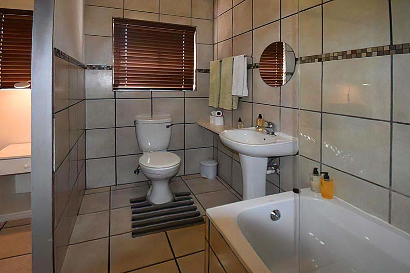 Broadway Guest House - Bed & Breakfast Accommodation Bellville