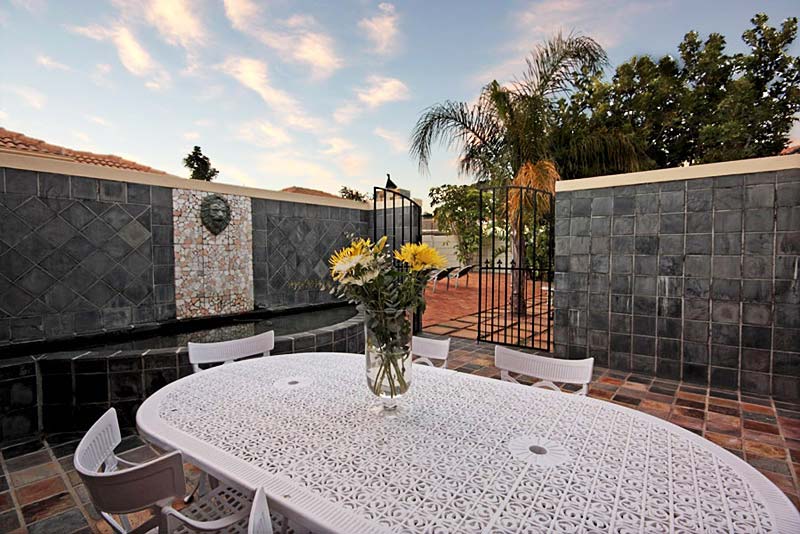 A Smart Stay Apartments - self catering Somerset West, Cape Town