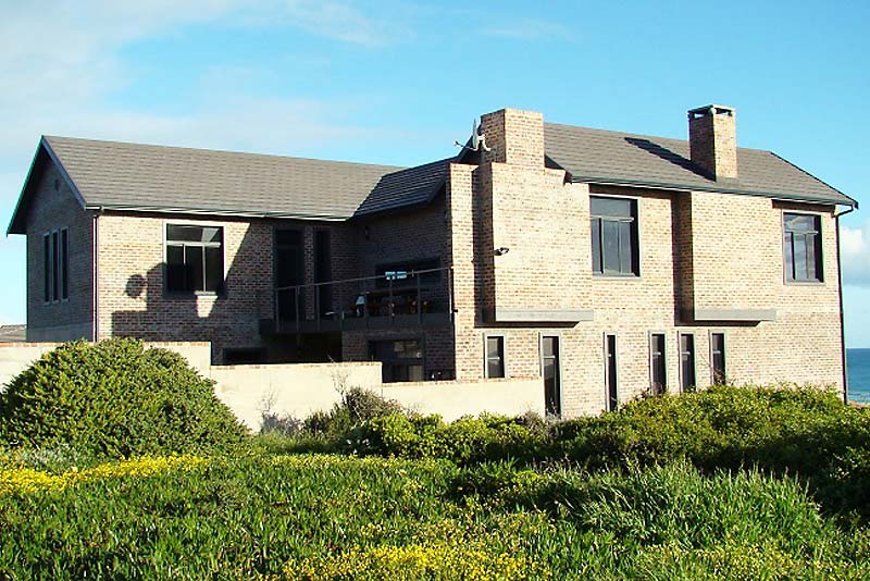 House from the side - Bella Capensis self catering Yzerfontein