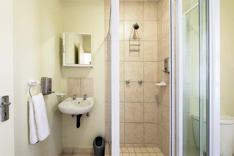 en suite with shower