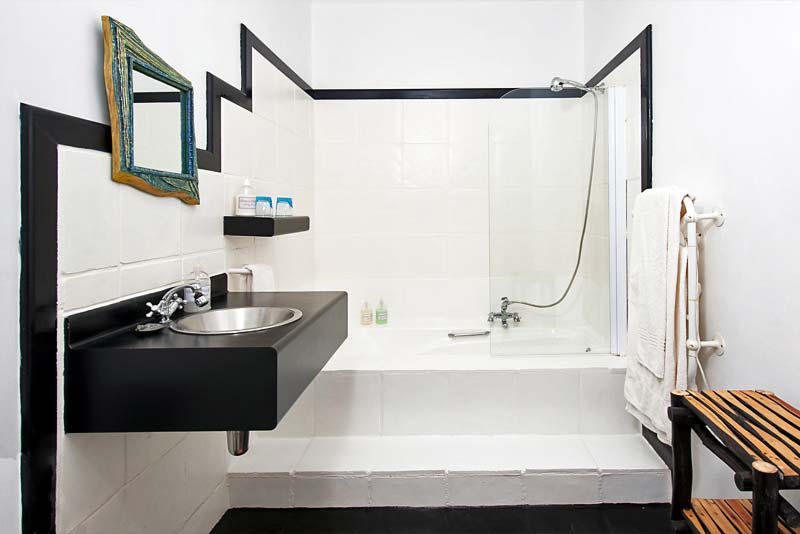 En-suite Bathroom - House on Westcliff Bed and Breakfast in Hermanus