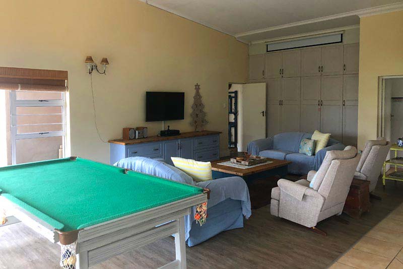 Upstairs tv area and pool table 