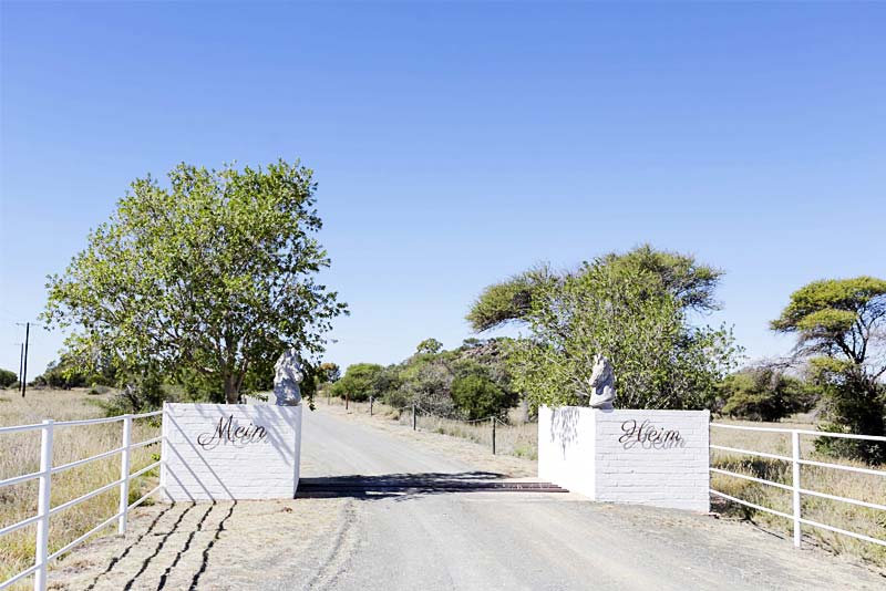 Entrance to farm - Mein Heim Estate Guest Farm self catering Kimberley