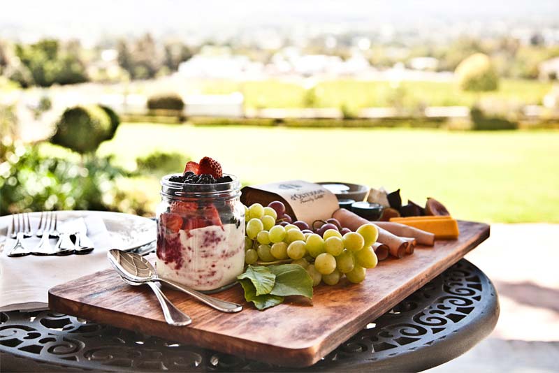 Breakfast with a view - d'Olyfboom Guesthouse - Bed & Breakfast in Paarl