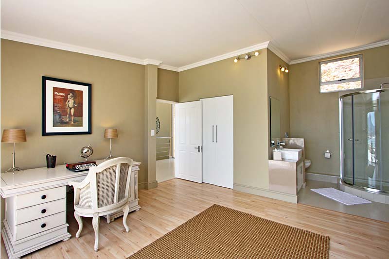Bayview self catering accommodation in Gordons Bay, Cape Town.